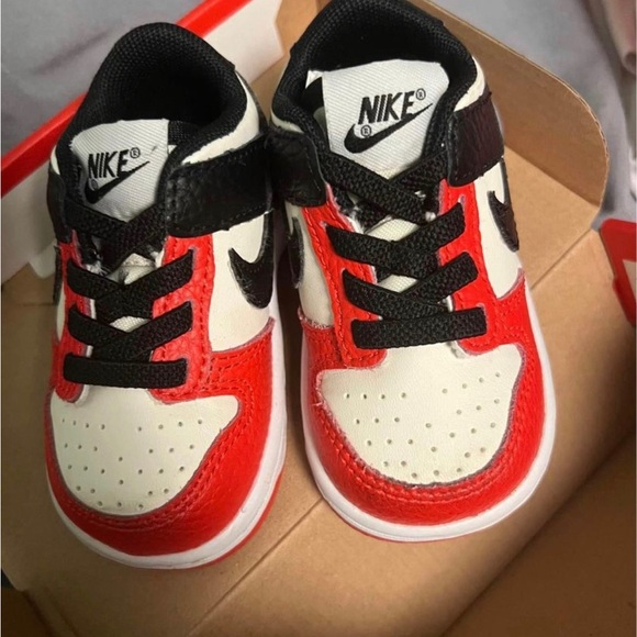 Toddler Nike Dunks - Picture 2 of 3